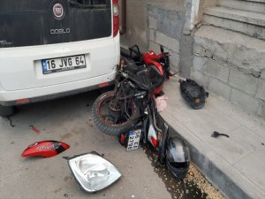 Erzincan'da trafik kazasında 3 kişi yaraladı