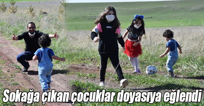 Sokağa çıkan çocuklar doyasıya eğlendi