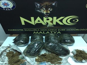 GÜNCELLEME - Malatya'da stepneye gizlenmiş 1 kilo 945 gram esrar ele geçirildi