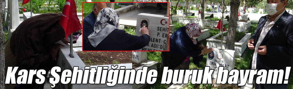 Kars Şehitliğinde buruk bayram!