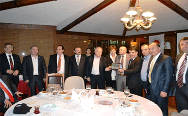 Yerel Yöneticiler Yemekte