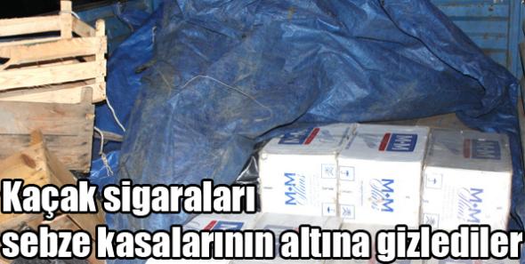 Kaçak sigaraları sebze kasalarının altına gizlediler