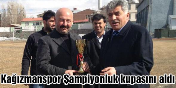 Kağızmanspor Şampiyonluk kupasını aldı