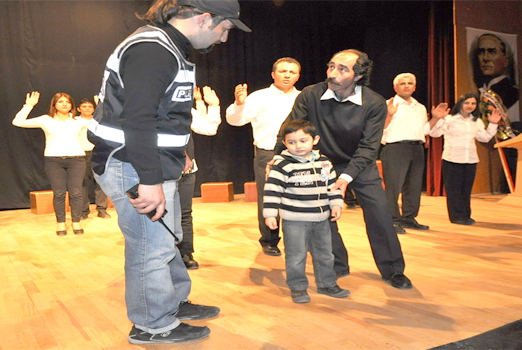 Karslılar tiyatrosuz kaldı