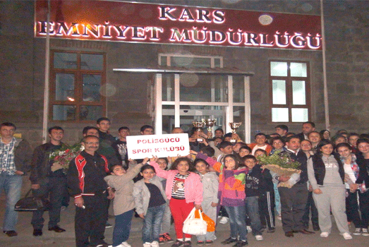 Kars Polis Gücüspor’a muhteşem karşılama