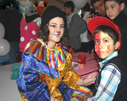 Perdeler Karslı çocuklar için açıldı