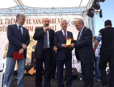 Kars Valisi İzmir Uluslararası Fuarına katıldı