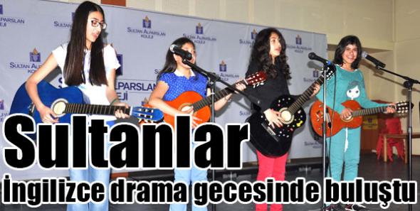 Sultanlar İngilizce drama gecesinde buluştu