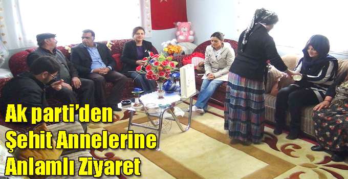 Ak parti Şehit Annelerinin Yanında