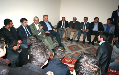 AK Parti’den Öğrenci Evlerine Ziyaret
