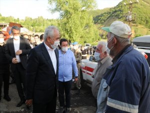 İçişleri Bakan Yardımcısı Ersoy, deprem bölgesinde vatandaşları dinledi