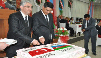 Azerbaycan’ın 95’inci Yaşı Kars’ta Kutlandı