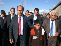 KARS VALİSİ AHMET KARA, HALEFOĞLU KÖYÜNDE İNCELEMELERDE BULUNDU