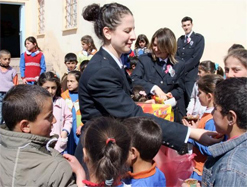 Sarıkamış’ta Polis’ten öğrencilere anlamlı destek