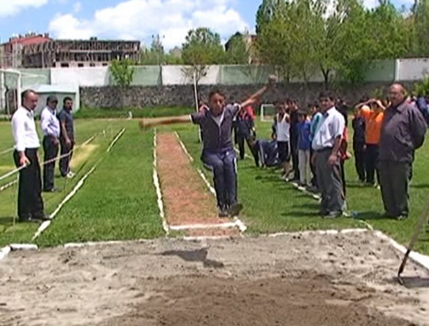 Kars'ta 150 Öğrenci Kıyasıya Yarıştı