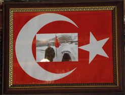 Ziyaretler şehit ailesinin acısını tazeliyor