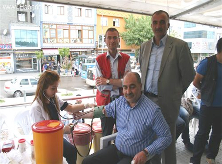 Kızılay'ın Kan Toplama Tır'ı Kars'ta