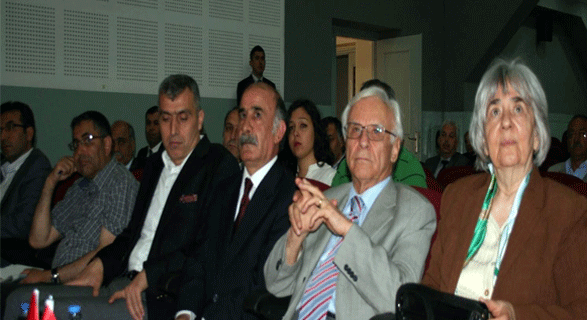Kars'ta Demokrasi Konferansı