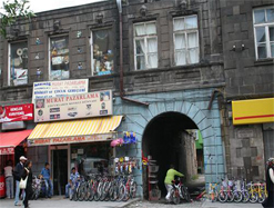 Kars'ta çağdaşlık  Farkı