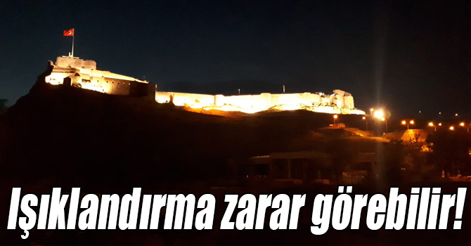 Kars Kalesinin ışıklandırma sistemi ot yangınında zarar görebilir!