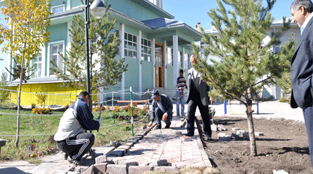 Kars'ta Karadeniz Emeği Yenişehir Cami!