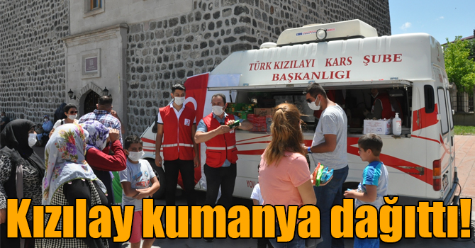 Kızılay 15 Temmuz’da Karslılara kumanya dağıttı!