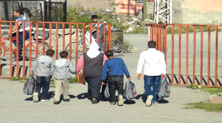 Kars Emniyetinden Eğitim Yardımı!