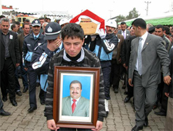 Akyaka Belediye Başkanı Turgut Turan son yolculuğuna uğurlandı