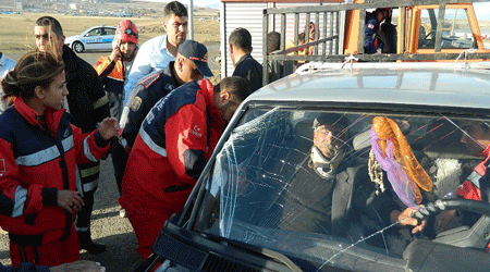 Kars'ta Kaza: Sıkıştığı Araçtan Güçlükle Kurtarıldı!