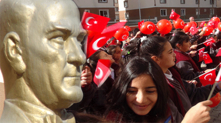 Cumhuriyet'in Çelikleri Yürüyüşte!