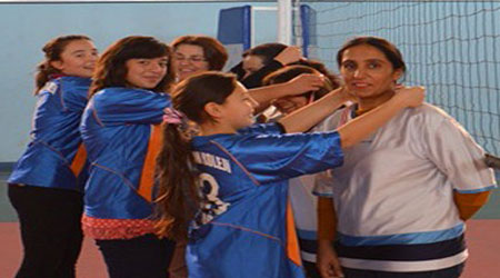 Kars'ta Öğrenci Veli Kapışması!