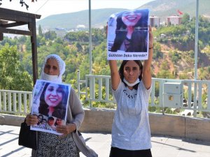 GÜNCELLEME - Kayıp üniversite öğrencisi Gülistan Doku'nun annesi ve ablası emniyet müdürlüğüne götürüldü