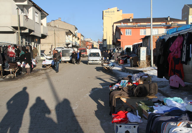 Ardahan Pazarında Soğukla Mücadele!