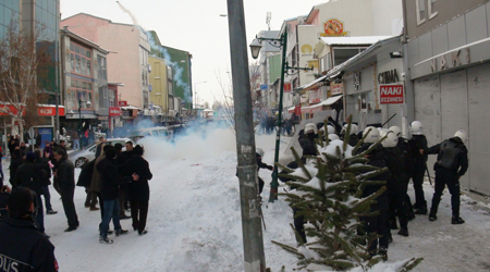 Kars'ta Gergin Saatler!