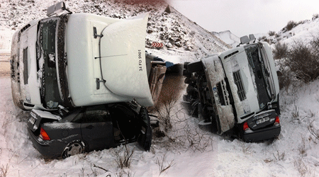 Korkunç Kazada Korkulan Olmadı!