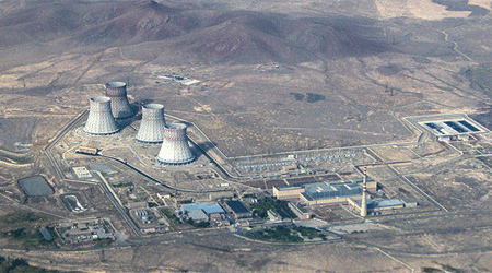 Metsamor kapatılmalı!