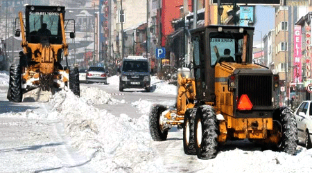 Kars Belediyesi Yeniden Kar Mesaisinde!