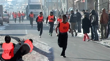 Kars’ta Soğuk Havada Kros Yarışmaları