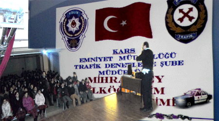Kars'ta Öğrencilere Trafik Semineri