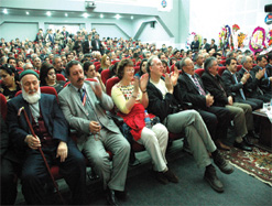 Turistlerin aşık ilgisi