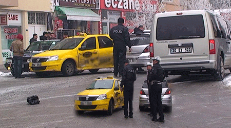 Kars'ta Zincirleme Buz Kazası!