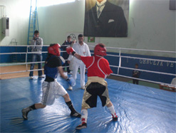 Bayan Boksörler Ringe Çıktı