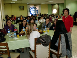 Türk Eğitim-Sen  Anneleri Unutmadı