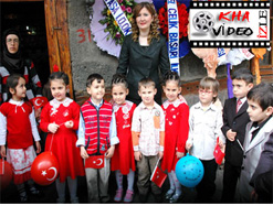 Miniklerin ilk sergi heyecanı