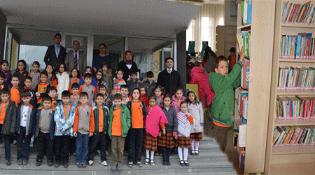 Sultanlardan Kütüphane Gezisi