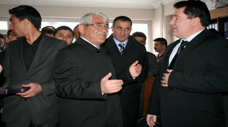 Başkan, Mazbatasını Aldı