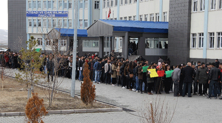 Kars’ta Öğrenciler: 'Katliamı Lanetliyoruz'
