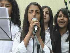 Yağmur Altındaki Konser Öğrencileri Çoşturdu