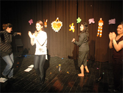 Öğretmenlerin Kolbastı Dansı