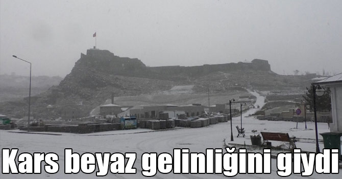 Kars beyaz gelinliğini giydi